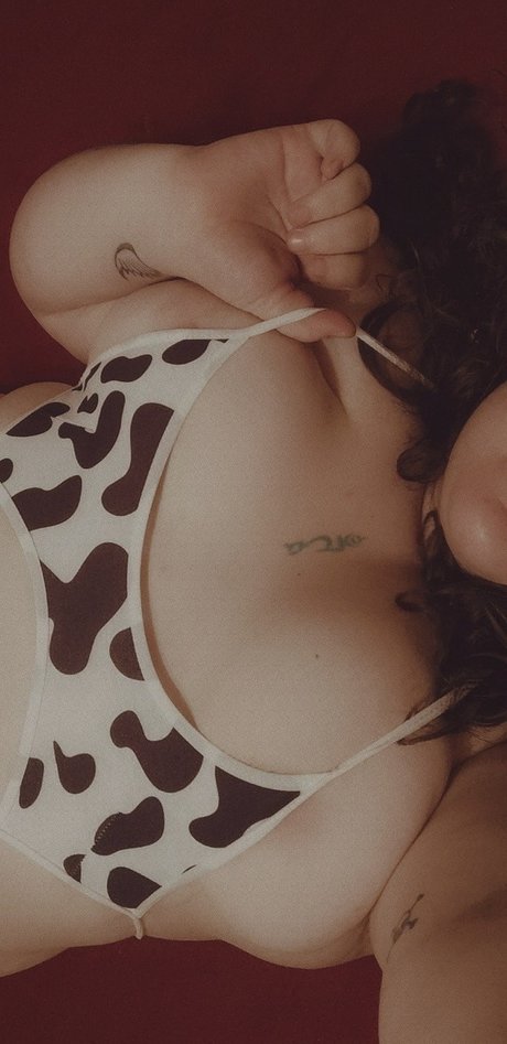 Mochi B model free picture