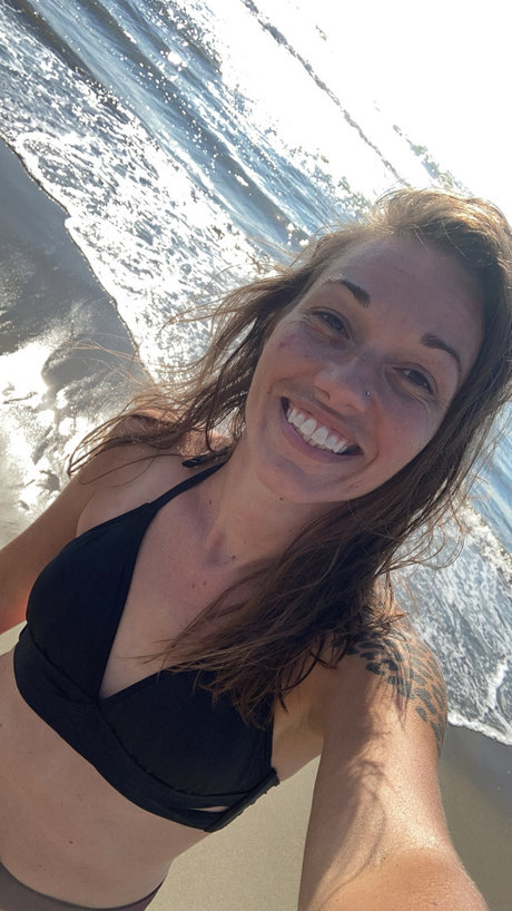 Moanica model naked pic