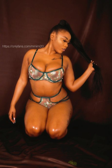 MMimi20 pornstar nude gallery