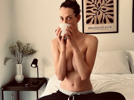 Amelia Grace hd actress galleries