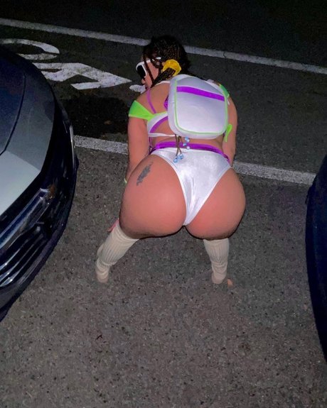 MissRed_ exclusive pornstar photo