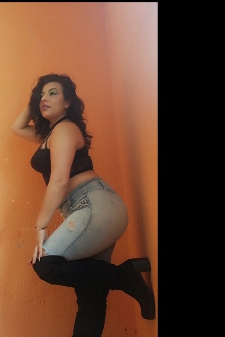 Vivi Carrion hot pornstar img