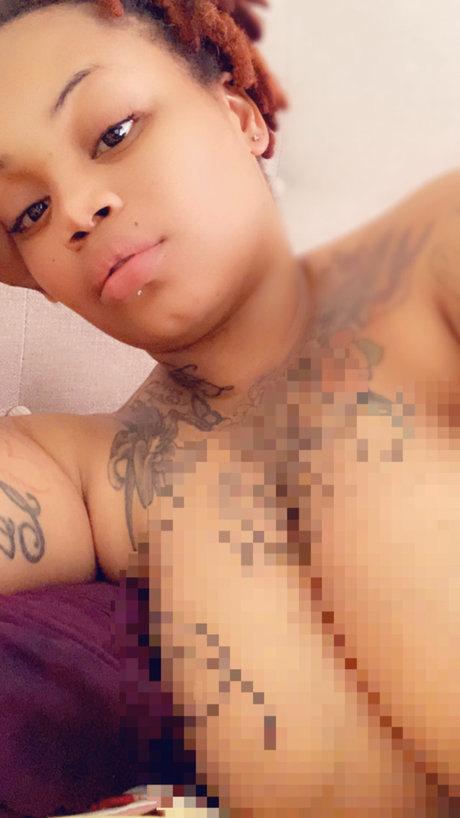 KarmaKreme nude pornstar images