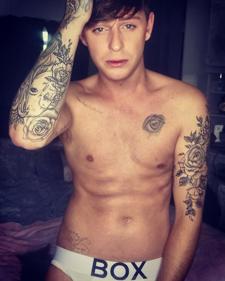 Cameron James perfect model images