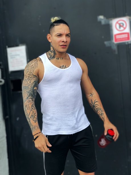 JeyMo nudes model photo