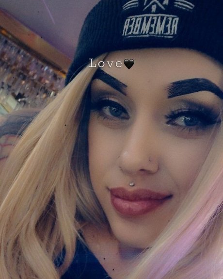 MoonBabe420 nice pornstar image