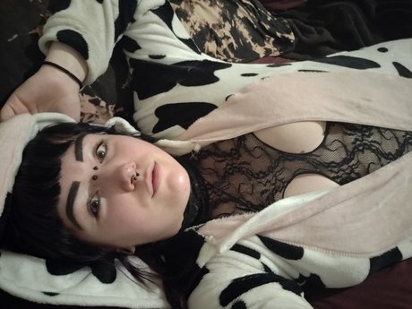 MOO MILF nude pornstar pics