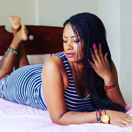 Monycams2 model adult gallery