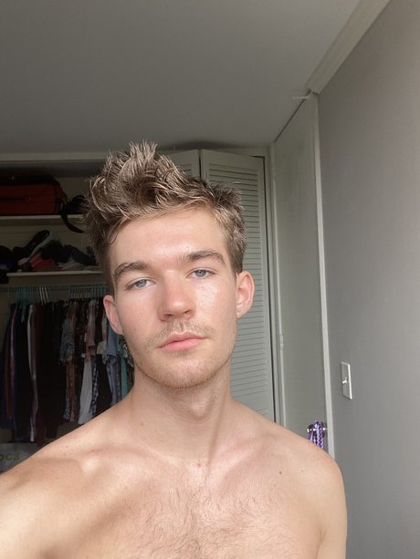 Hole Therapy model perfect gallery