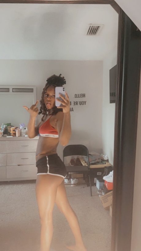 Sweet Pussy Moni_ hot star images