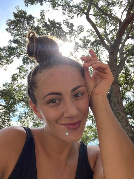 MoMo star nudes photos