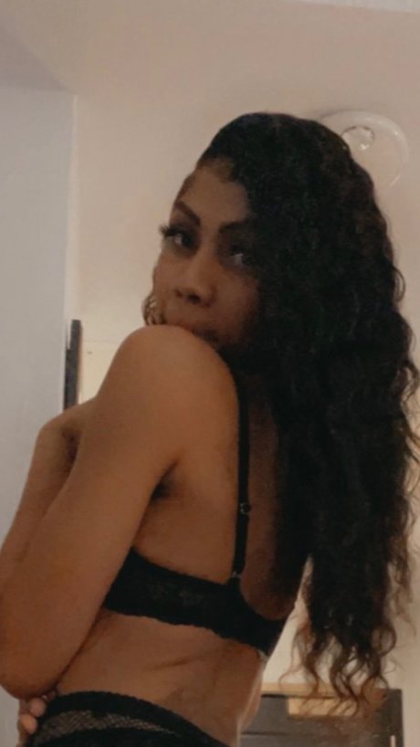 Monaa Jane naked model image