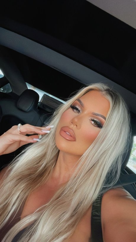 Momdashian pornstar hot photos