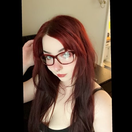 Roxxy Night model sexy image