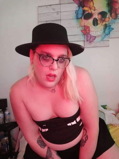 Evil Ally V exclusive model galleries