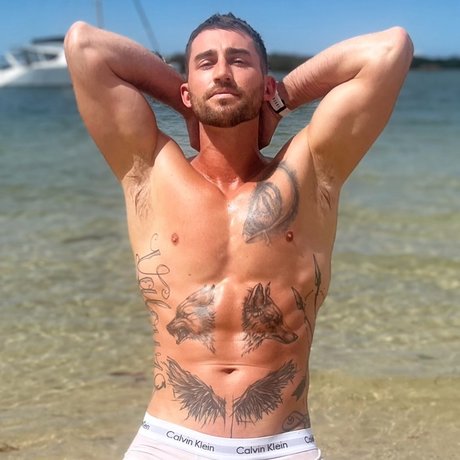 Pretty Boy naked model pic