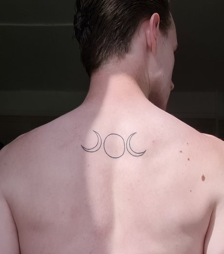 mr ashleygriffiths naked model pics