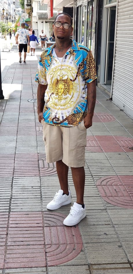 moyeto perla model naked image