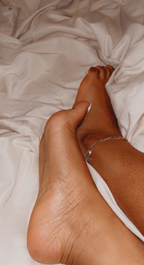 _Mo pornographic model pic