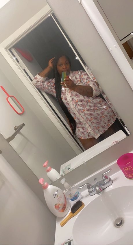 Miss Hershey exclusive star img