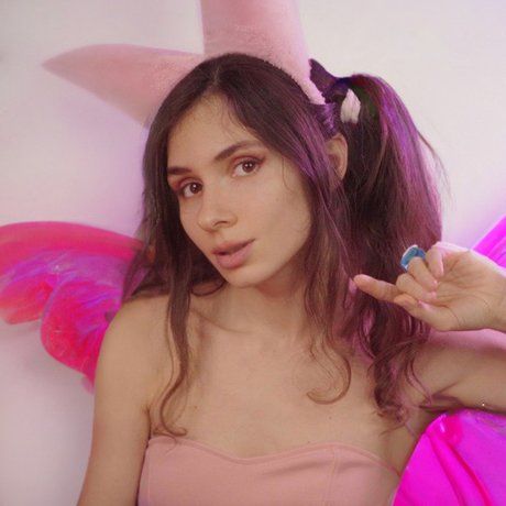 Holy Polli model nudes pictures