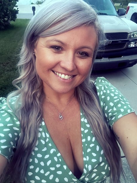 HairGoddess69 erotic pornstar pics