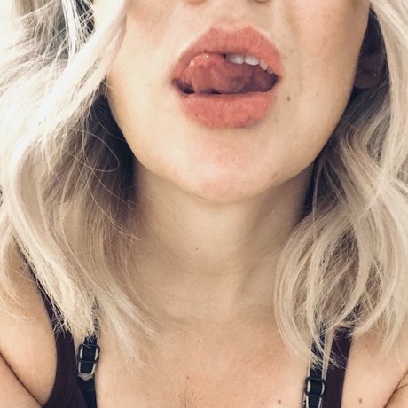 Ms Feet Pixels top star picture