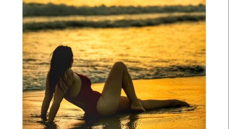 Rouxie FREE PAGE naked actress pics