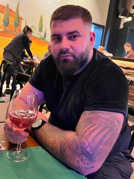 DrakeTimati adult model pic