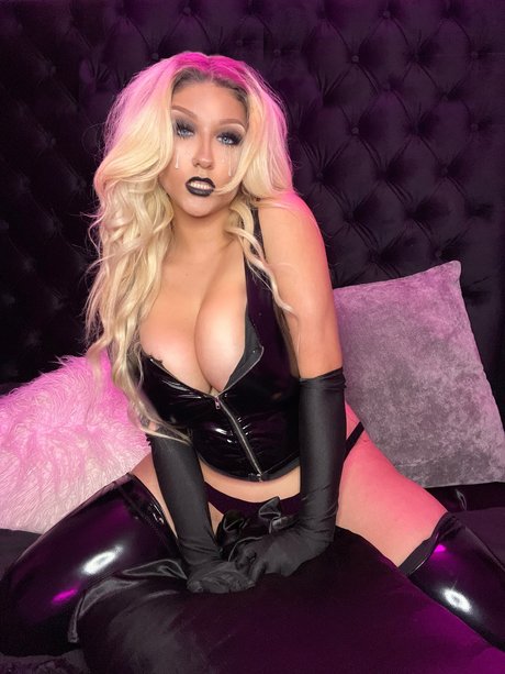 Harley Black star pic