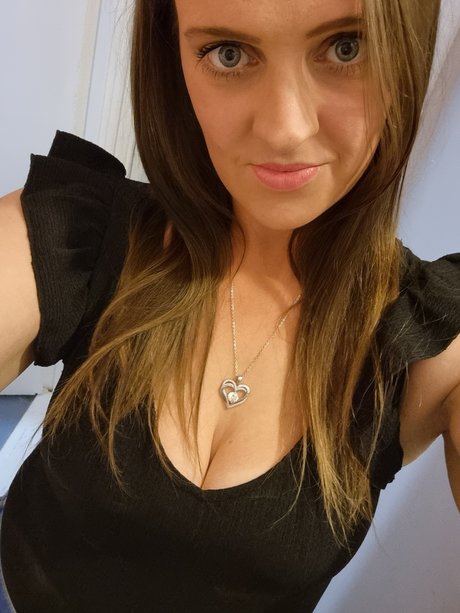 Helen Ellott pornstar nudes pic