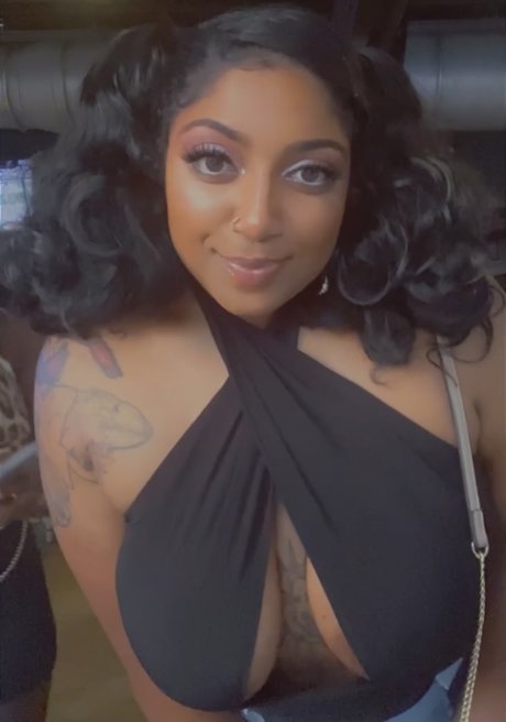 Honey Bacard_ naked pornstar img