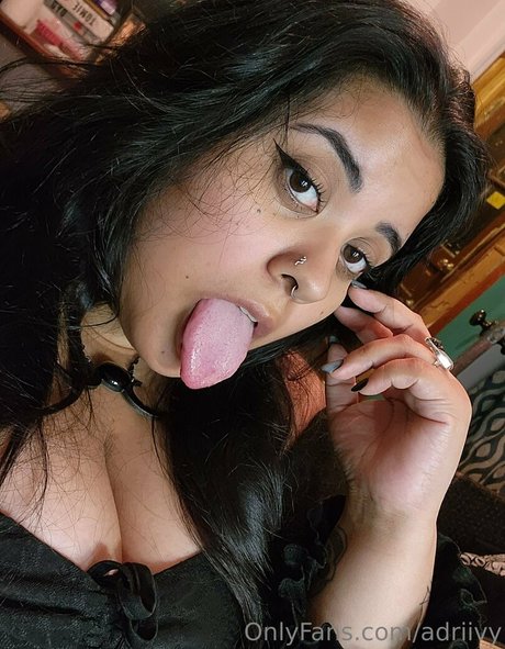 adriivy xxx pornstar img