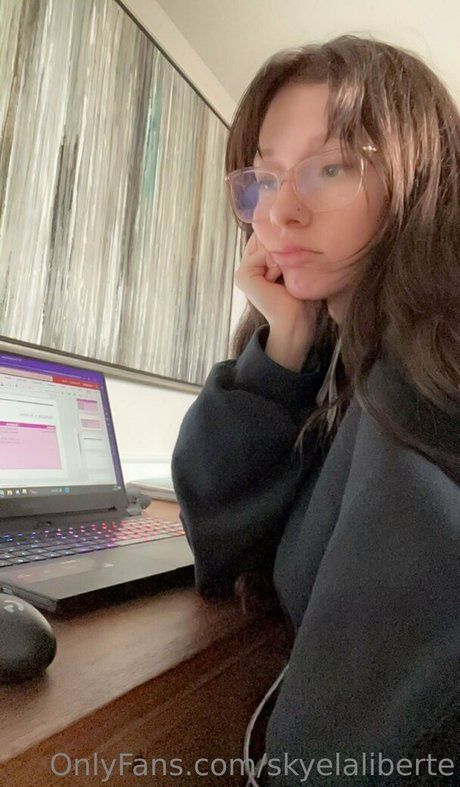 alannaskyye beautiful actress gallery