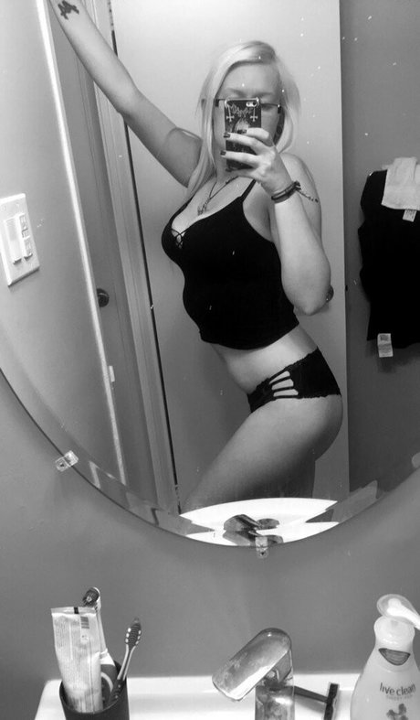 bellachelseafree model top pictures