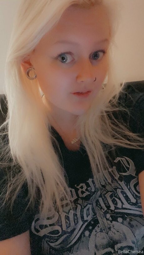 bellachelseafree model naked pic