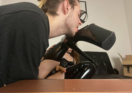 tiny tits onlyfans hd photos