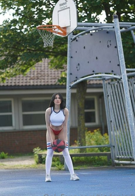 tiednpied sex actress pic