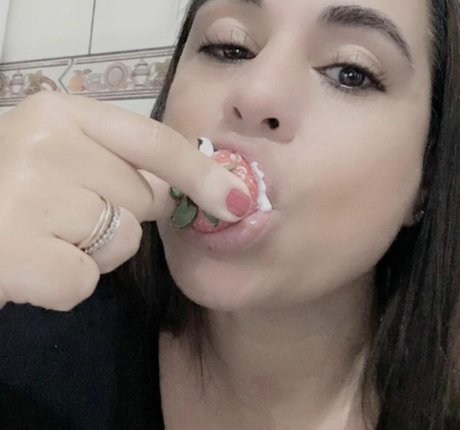 Denise Butterfly pretty pornstar image