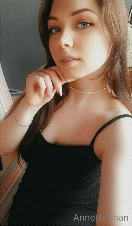 annettechan model top photos