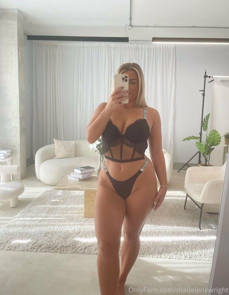 tiny onlyfans hot nude pictures