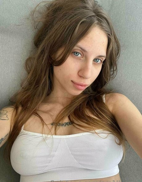 em1lly xxx pornstar exclusive pics