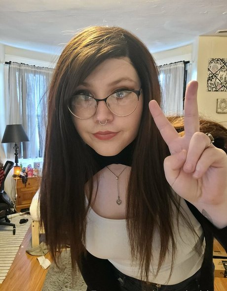 alexandrabbits sexy model image