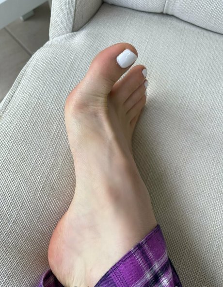 cutefeetyfeet model best photo