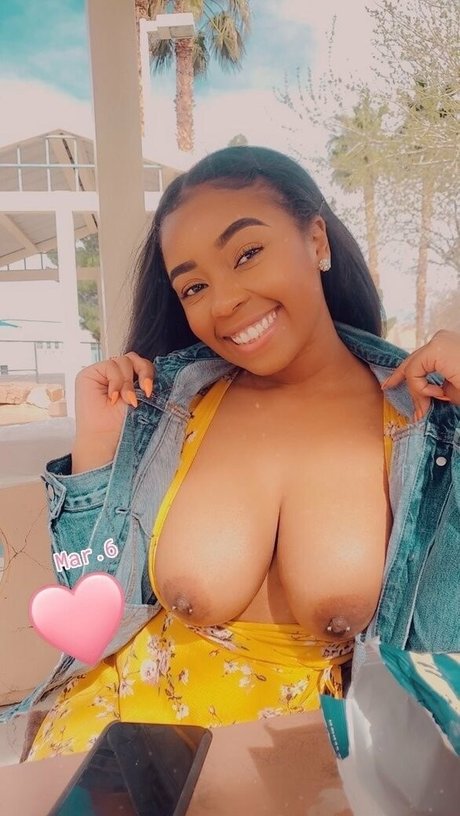 tyra spanks model xxx images