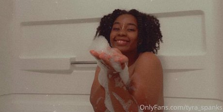 tyra spanks exclusive model galleries