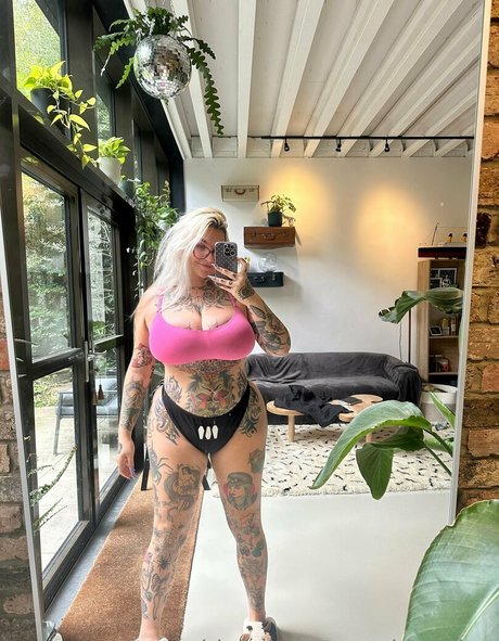 stupiderandhotter pornographic actress photo