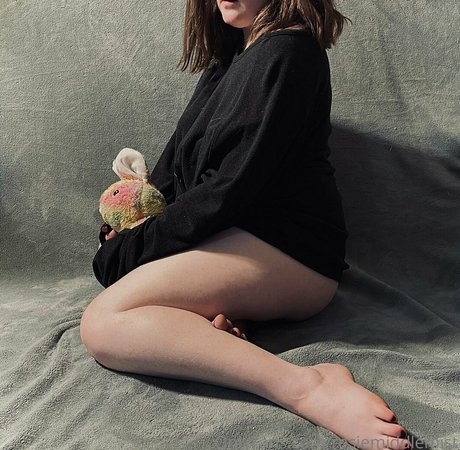 rosiemiddlemist exclusive model pic