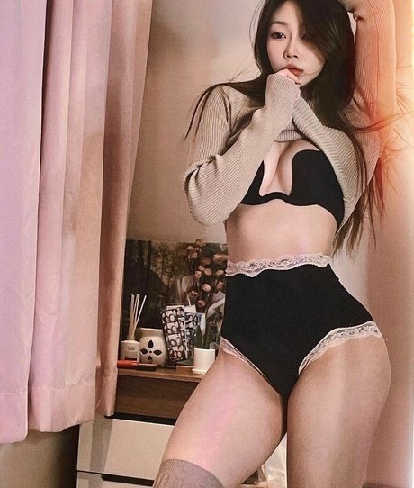 vegan onlyfans pornographic image