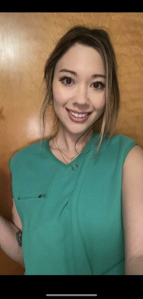 Laceyisanerd pretty pornstar photo